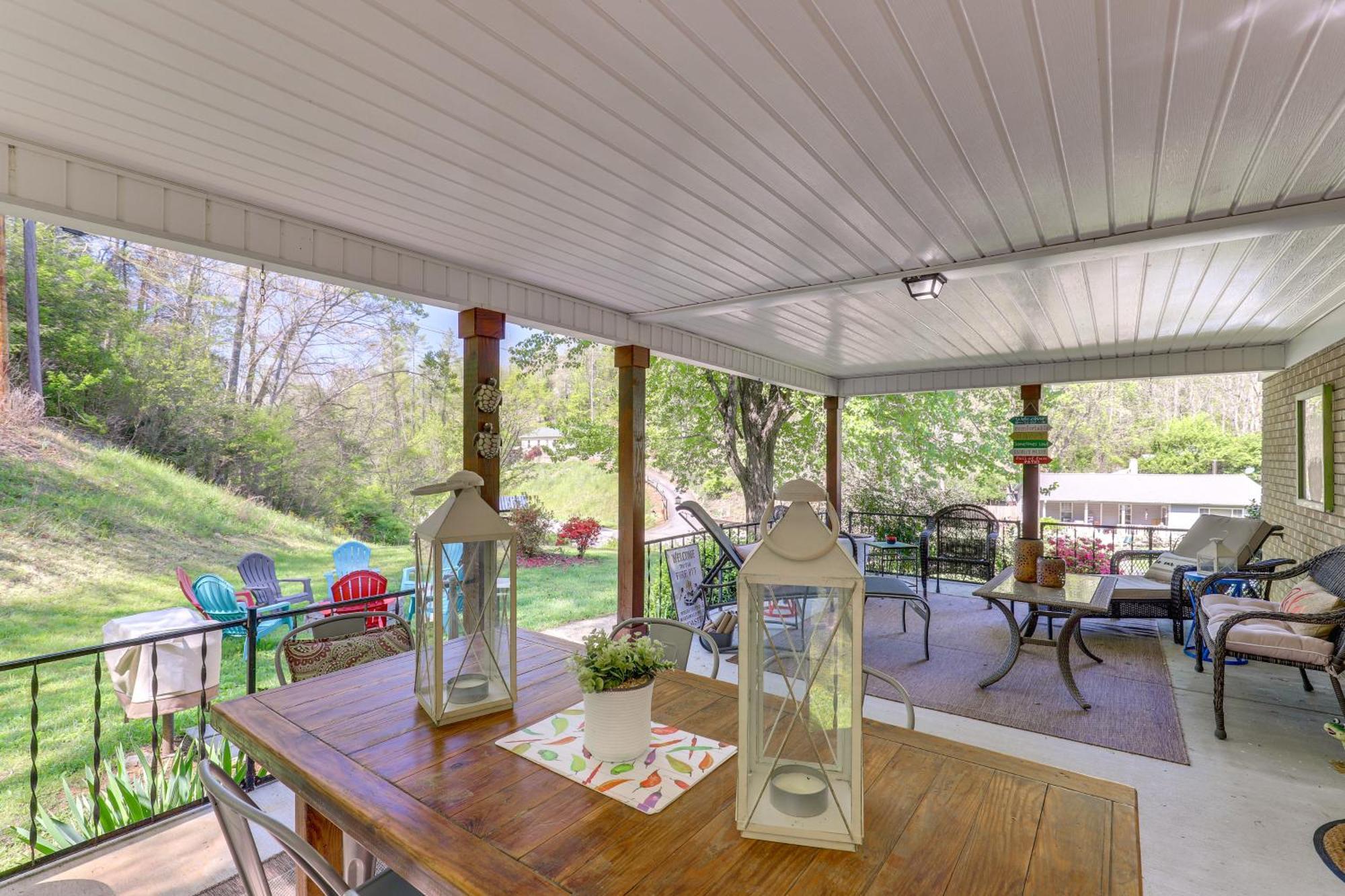 Updated Marshall Home With Fire Pit And Game Room! Exteriér fotografie