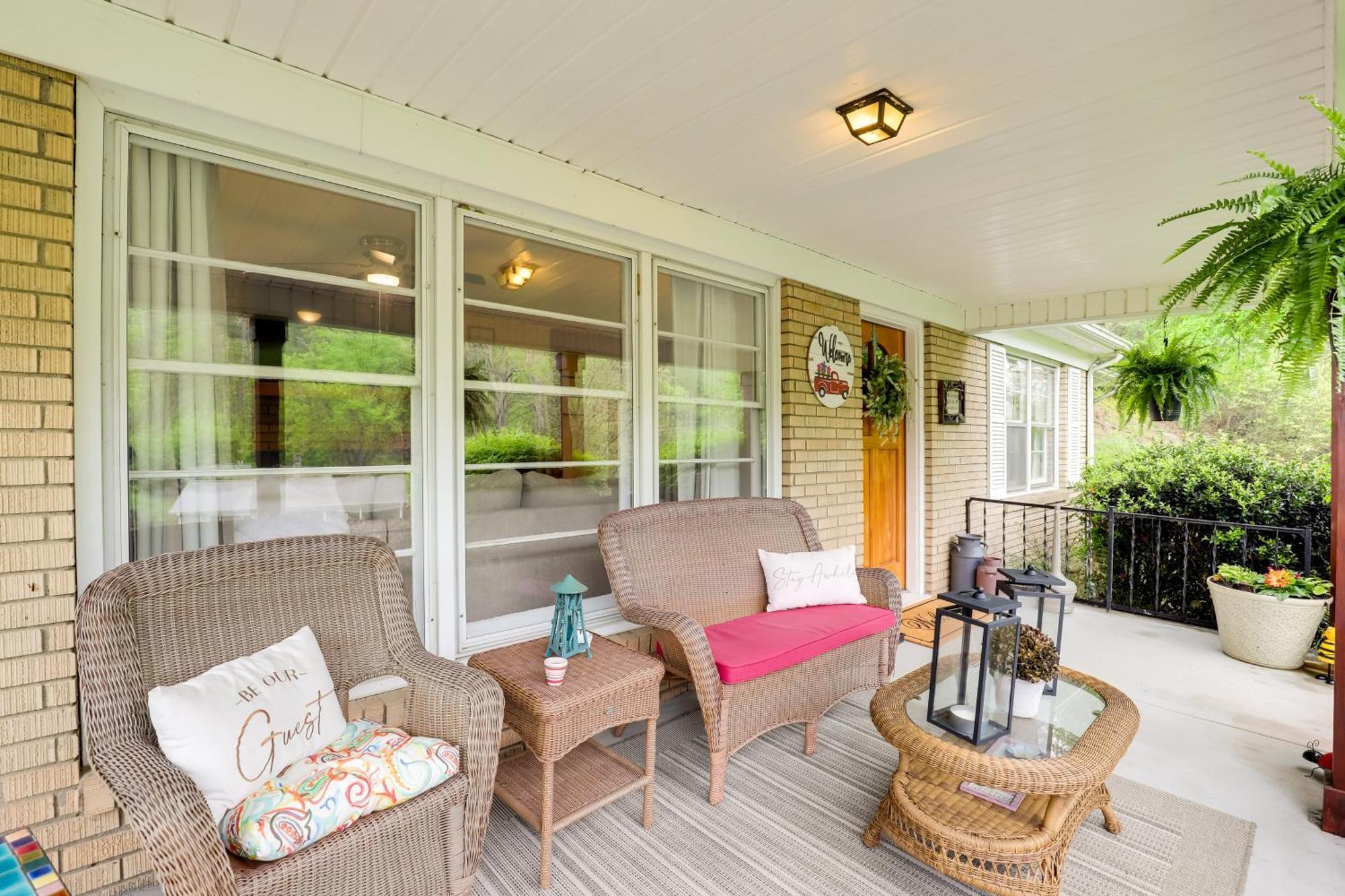 Updated Marshall Home With Fire Pit And Game Room! Exteriér fotografie